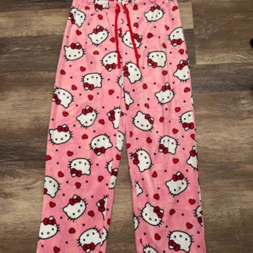 CVS HELLO KITTY PAJAMAS